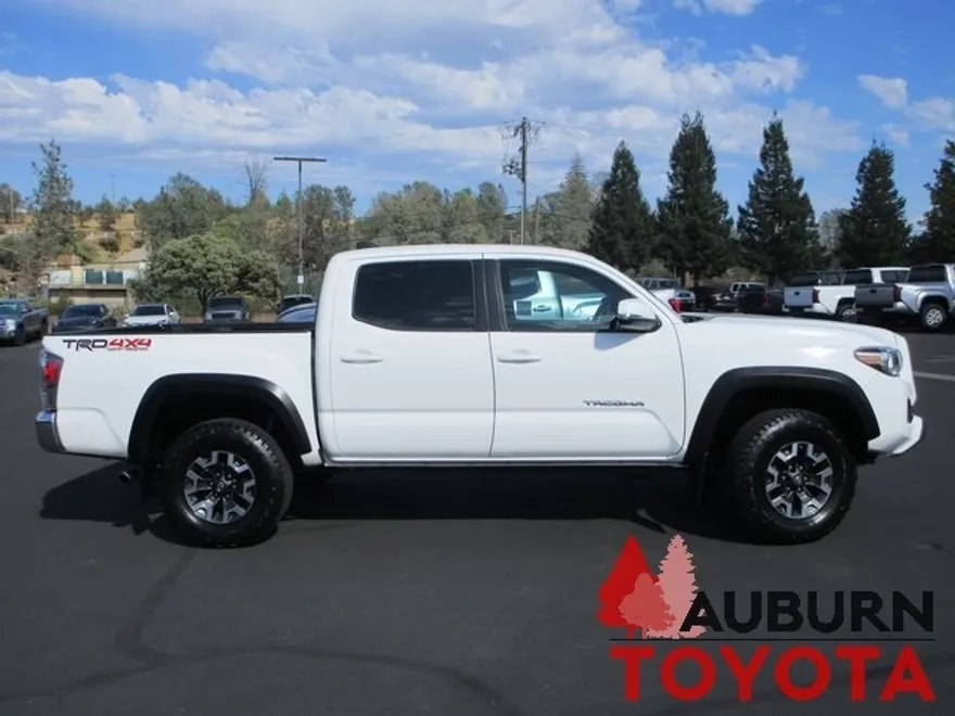 2021 Toyota Tacoma TRD Off-Road photo 1