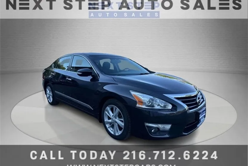 2015 Nissan Altima 2.5 SV photo 1