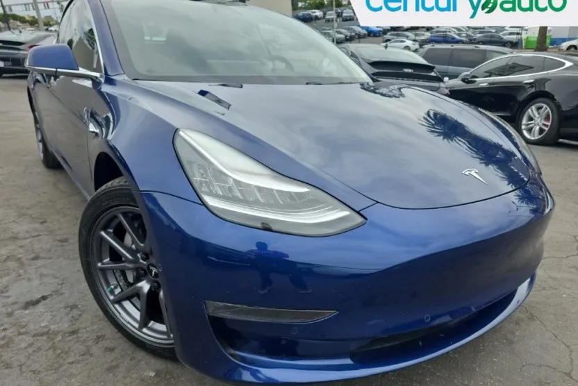 2019 Tesla Model 3 Long Range photo 1