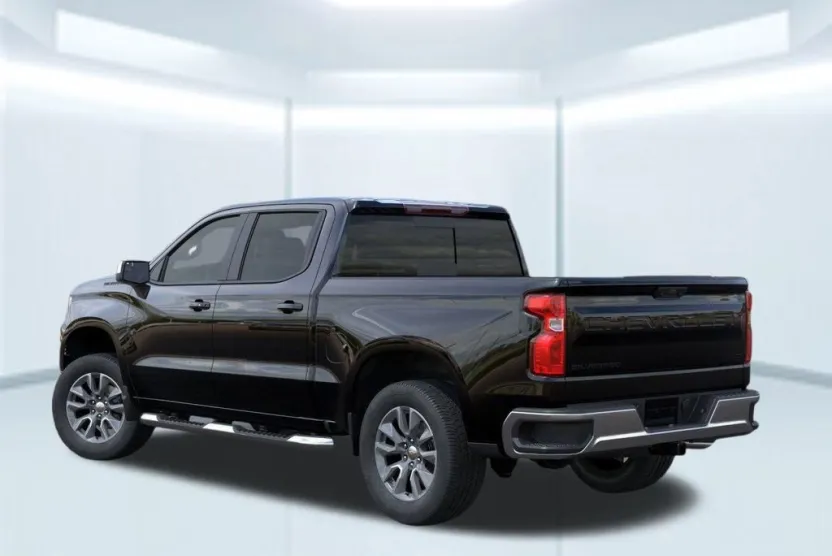 2026 Chevrolet Silverado LT photo 1