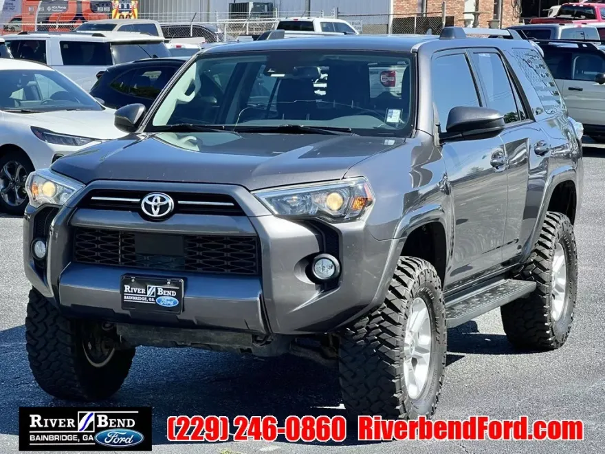 2020 Toyota 4Runner SR5 photo 1