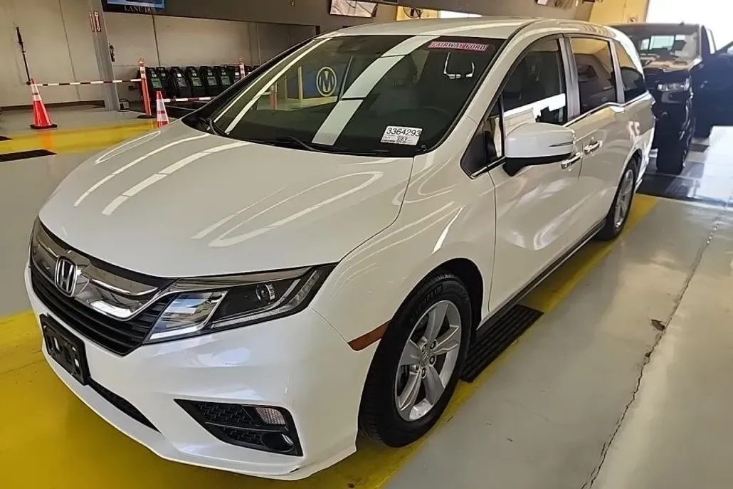 2019 Honda Odyssey EX photo 1