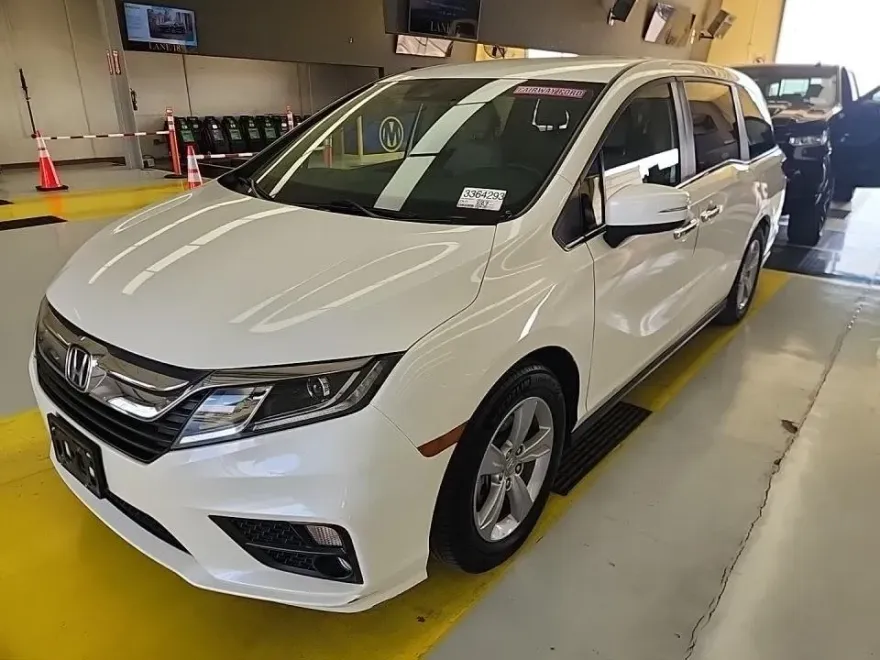 2019 Honda Odyssey EX photo 1