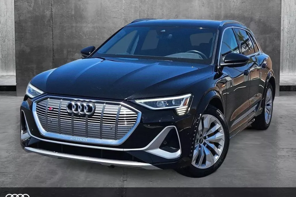 2022 Audi e-tron Premium Plus photo 1