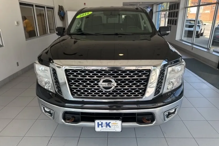 2018 Nissan Titan SV photo 1