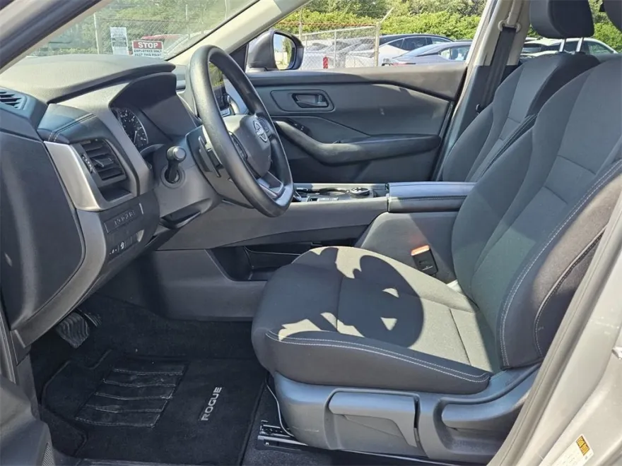 2025 Nissan Rogue S AWD photo 1