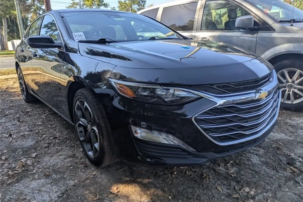2024 Chevrolet Malibu 1LT photo 1