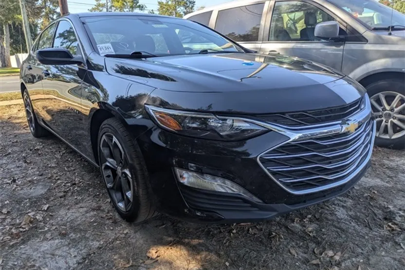 2024 Chevrolet Malibu 1LT photo 1