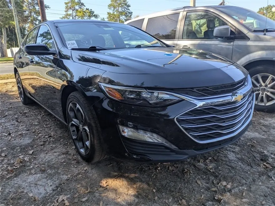 2024 Chevrolet Malibu 1LT photo 1