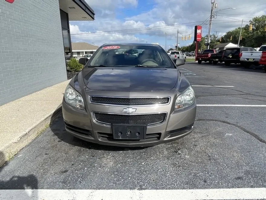 2010 Chevrolet Malibu LS photo 1
