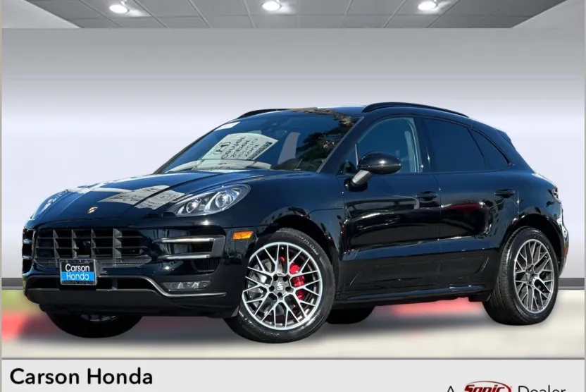 2015 Porsche Macan Turbo photo 1