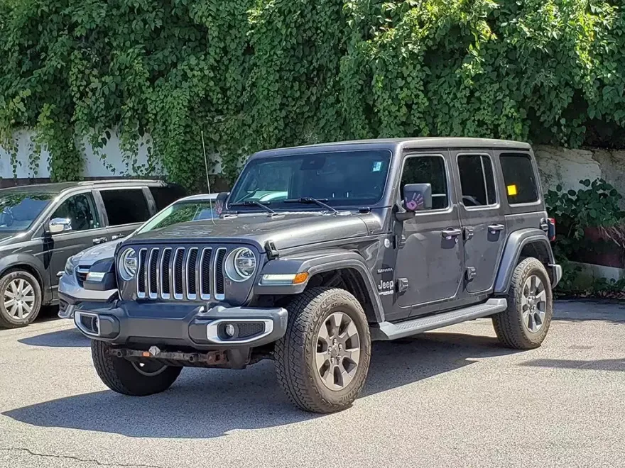 2019 Jeep Wrangler Unlimited Sahara photo 1