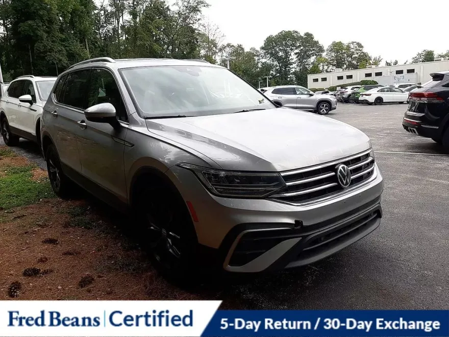 2022 Volkswagen Tiguan SE photo 1