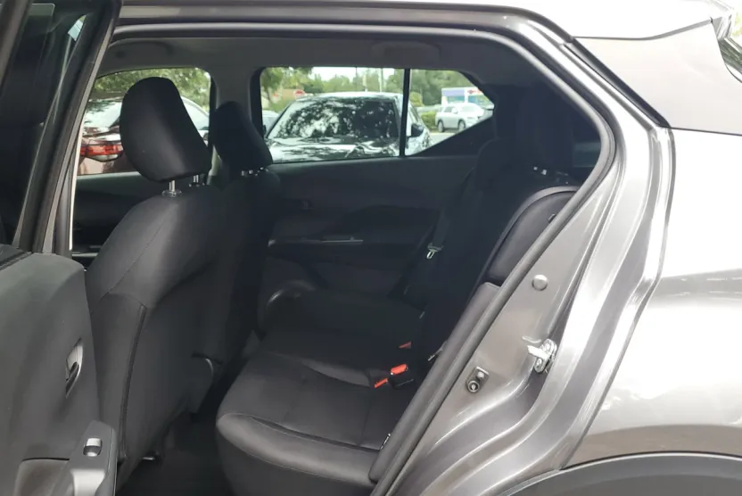 2024 Nissan Kicks S photo 1