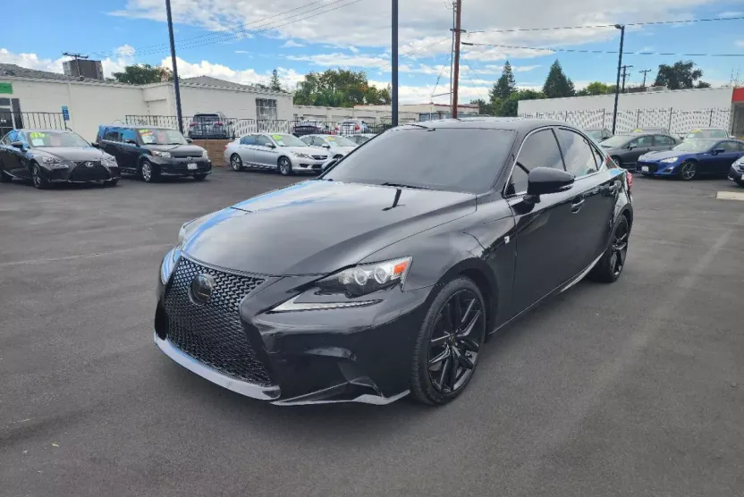 2016 Lexus IS 200t photo 1
