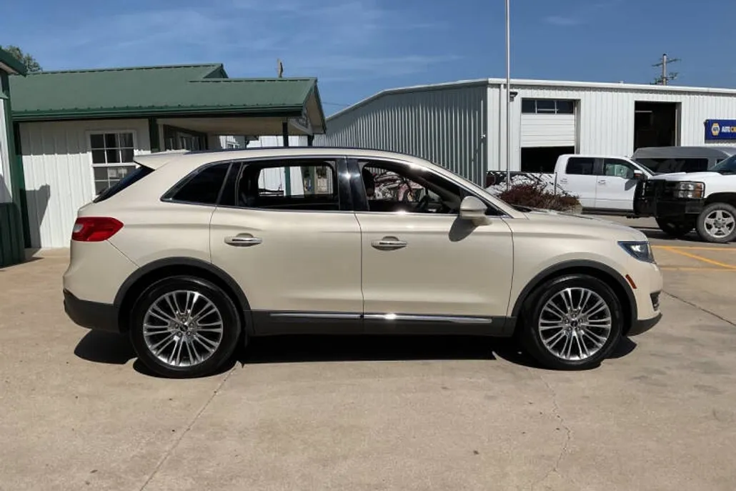 2016 Lincoln MKX Reserve photo 1