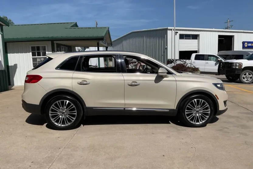 2016 Lincoln MKX Reserve photo 1