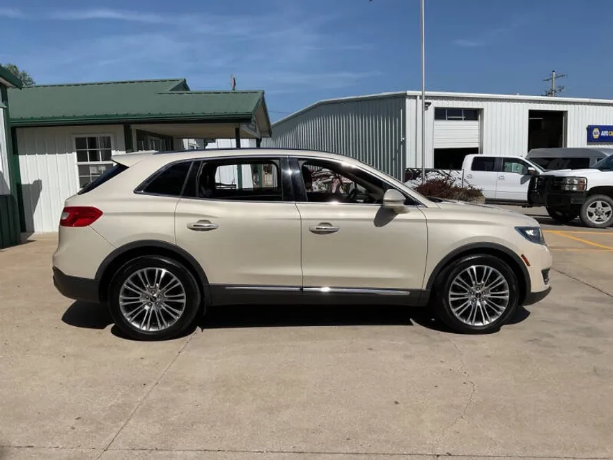 2016 Lincoln MKX Reserve photo 1