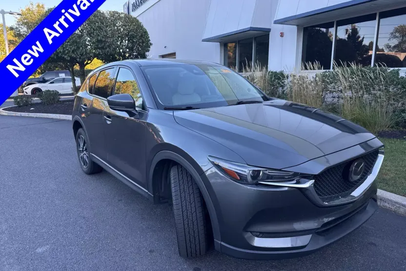 2017 Mazda CX-5 Grand Touring photo 1