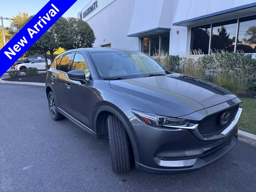 2017 Mazda CX-5 Grand Touring photo 1