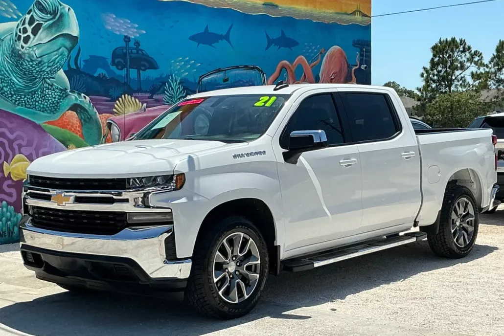 2021 Chevrolet Silverado 1500 LT photo 1