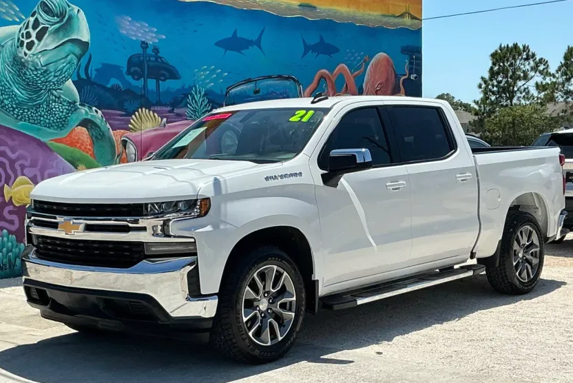 2021 Chevrolet Silverado 1500 LT photo 1