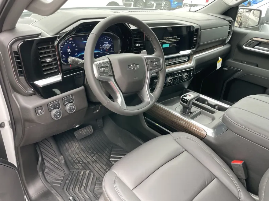 2025 Chevrolet Silverado 1500 RST photo 1