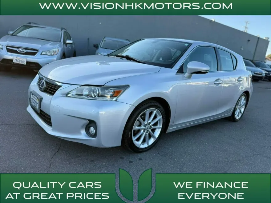 2011 Lexus CT 200h photo 1