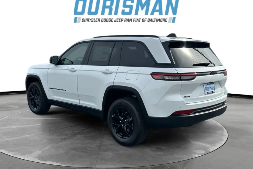 2025 Jeep Grand Cherokee Altitude photo 1
