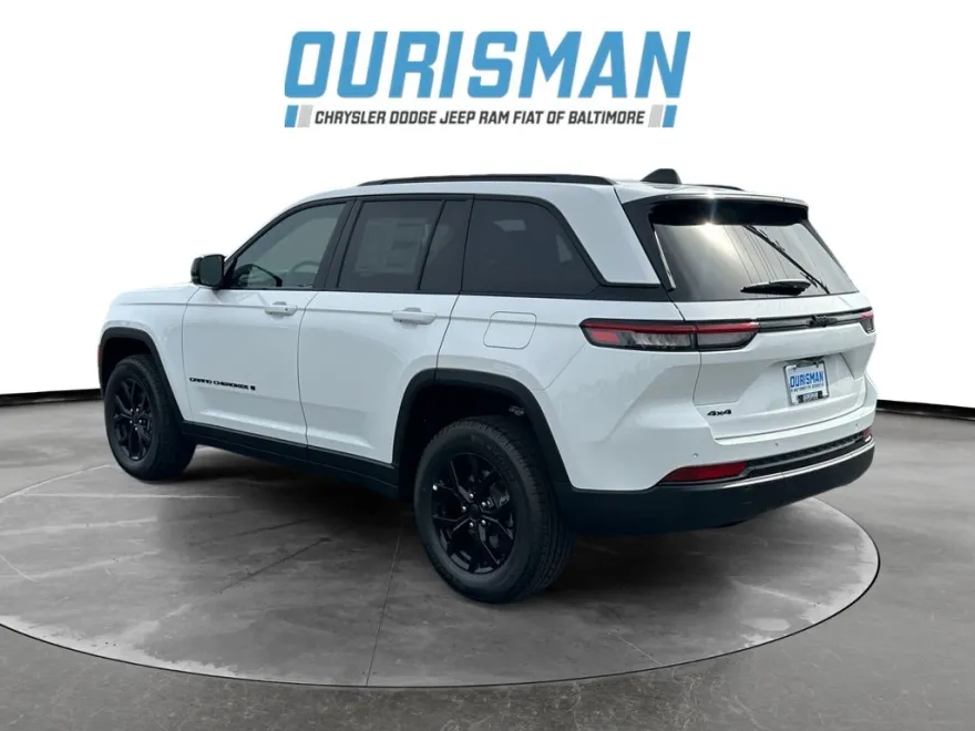 2025 Jeep Grand Cherokee Altitude photo 1
