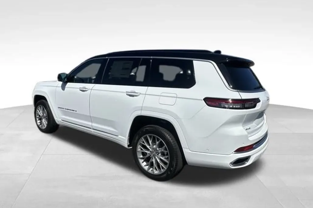 2025 Jeep Grand Cherokee L Summit photo 1
