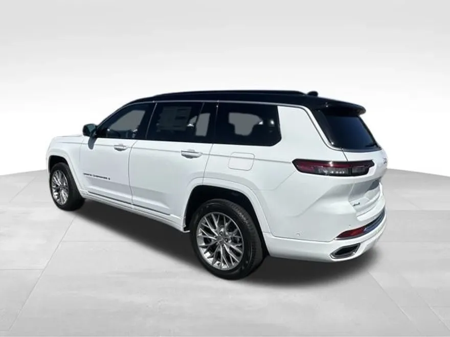 2025 Jeep Grand Cherokee L Summit photo 1