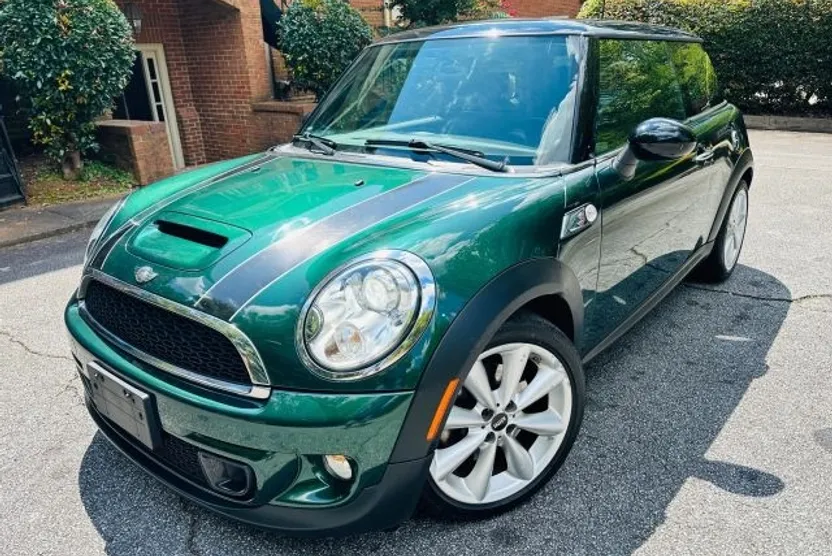 2011 Mini Cooper Hardtop S photo 1