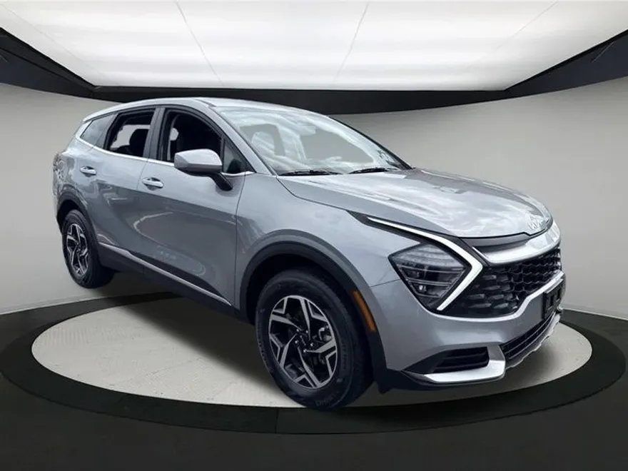 2024 Kia Sportage LX photo 1