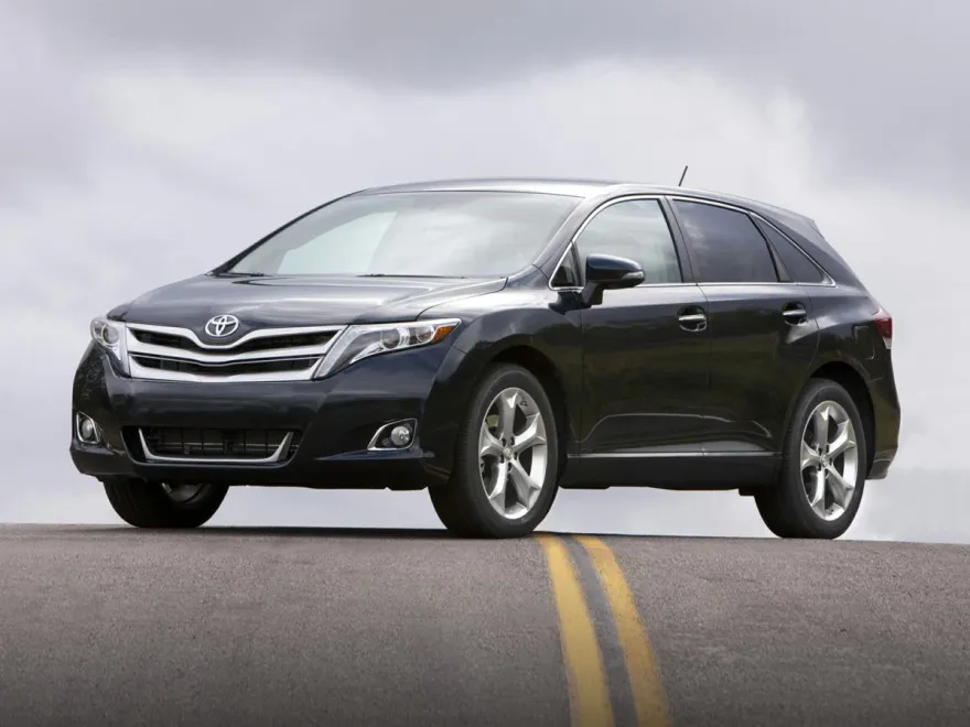 2013 Toyota Venza LE photo 1