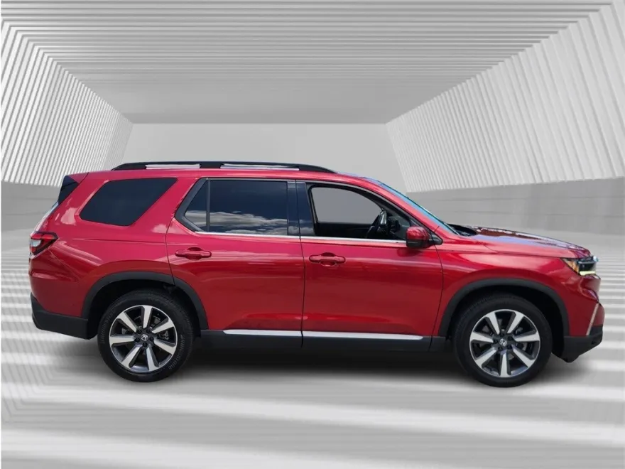 2024 Honda Pilot Touring photo 1