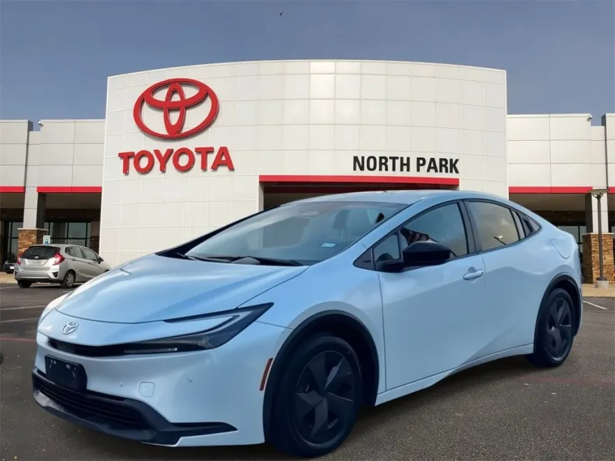 2023 Toyota Prius Limited photo 1