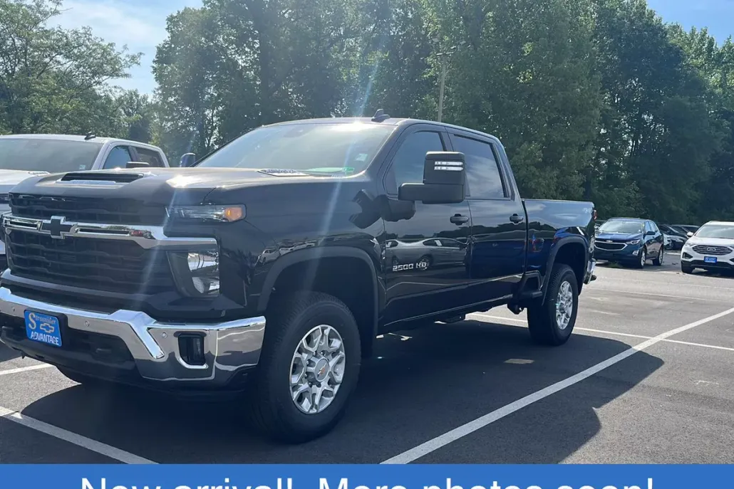 2025 Chevrolet Silverado 2500HD LT photo 1