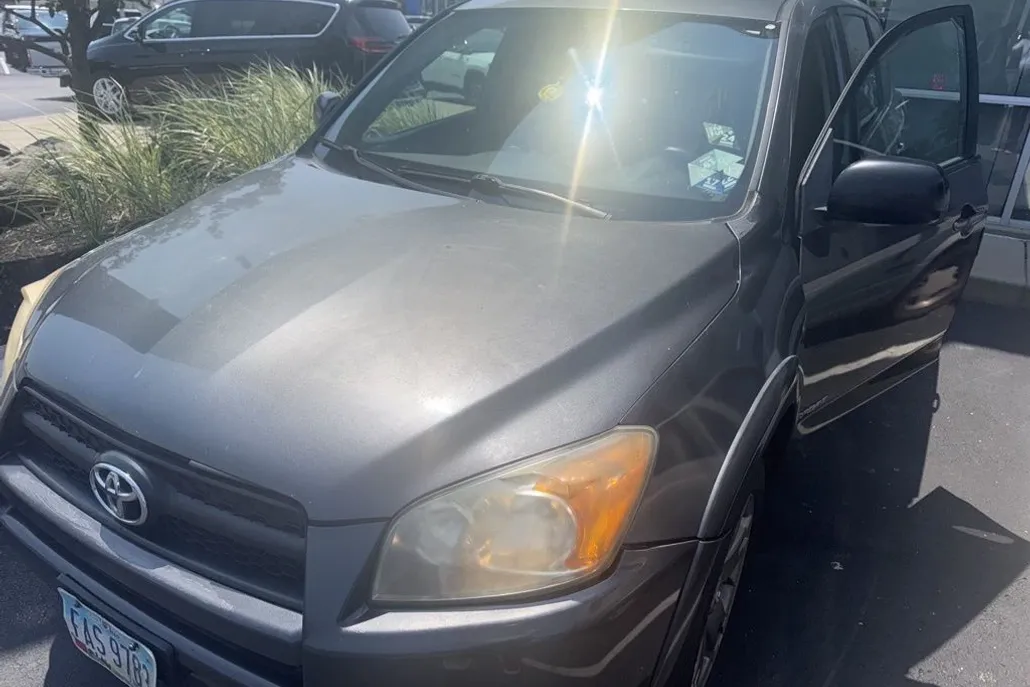 2010 Toyota RAV4 Sport photo 1
