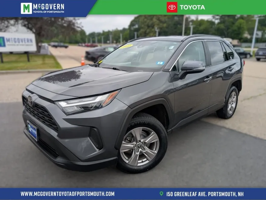 2022 Toyota RAV4 XLE photo 1