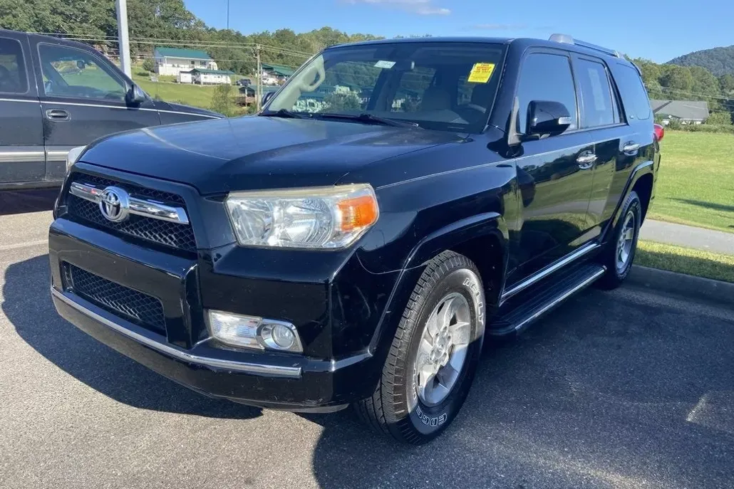 2013 Toyota 4Runner SR5 photo 1