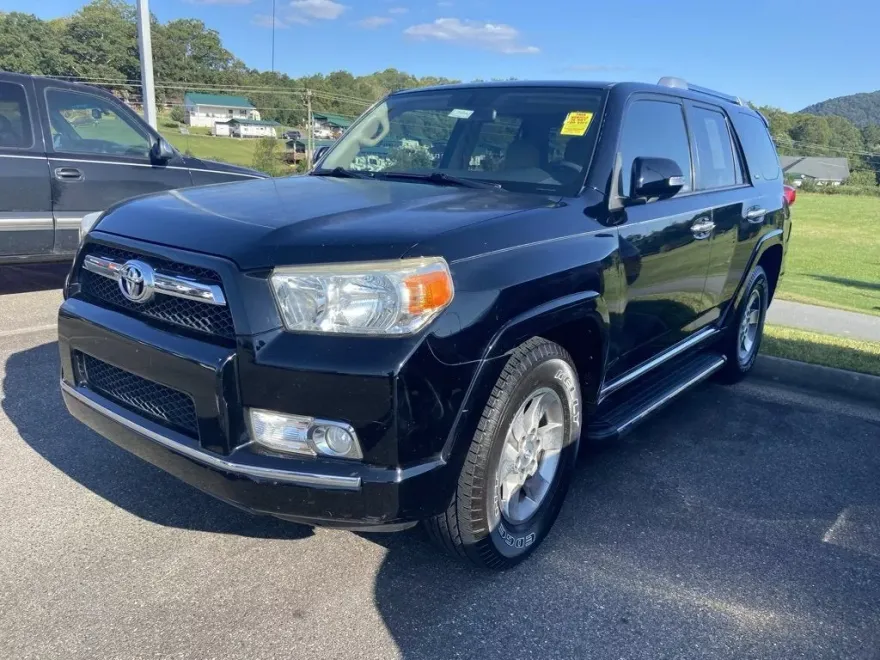 2013 Toyota 4Runner SR5 photo 1