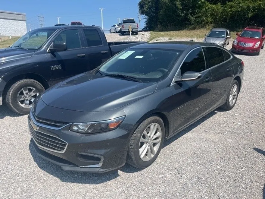 2018 Chevrolet Malibu 1LT photo 1