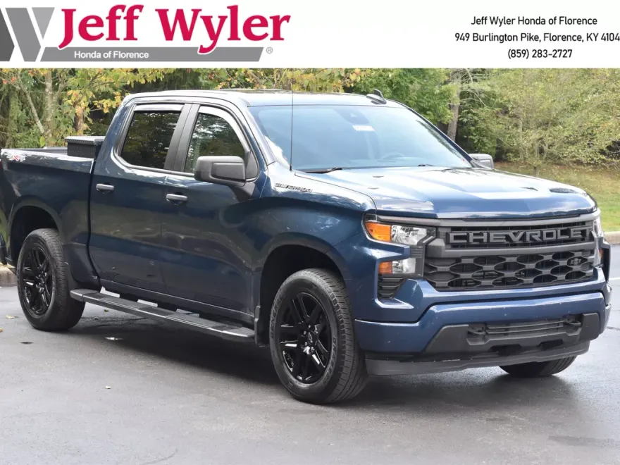 2022 Chevrolet Silverado 1500 Custom photo 1