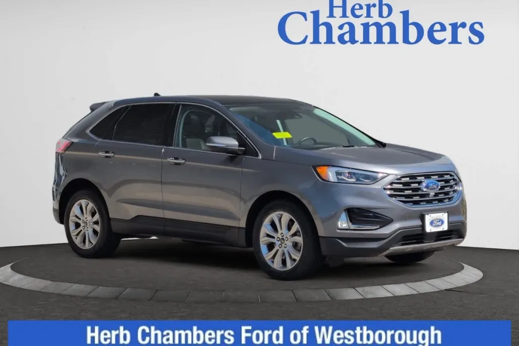 2022 Ford Edge Titanium photo 1