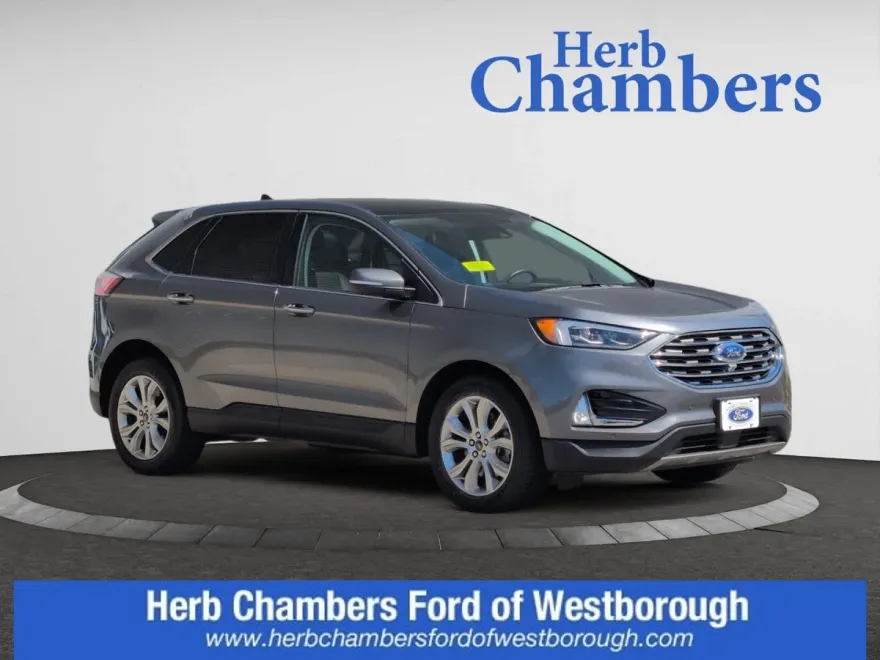 2022 Ford Edge Titanium photo 1