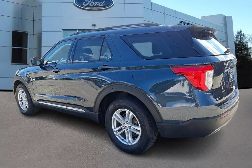 2022 Ford Explorer XLT photo 1