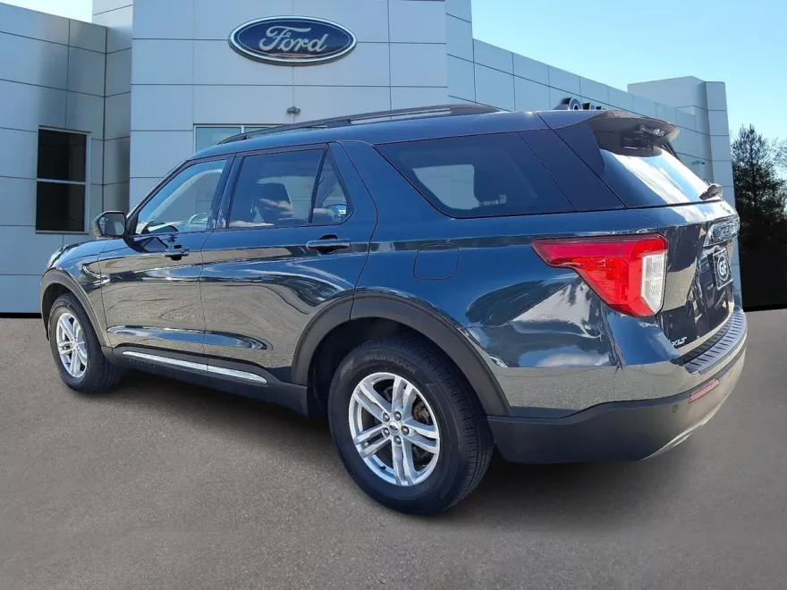 2022 Ford Explorer XLT photo 1
