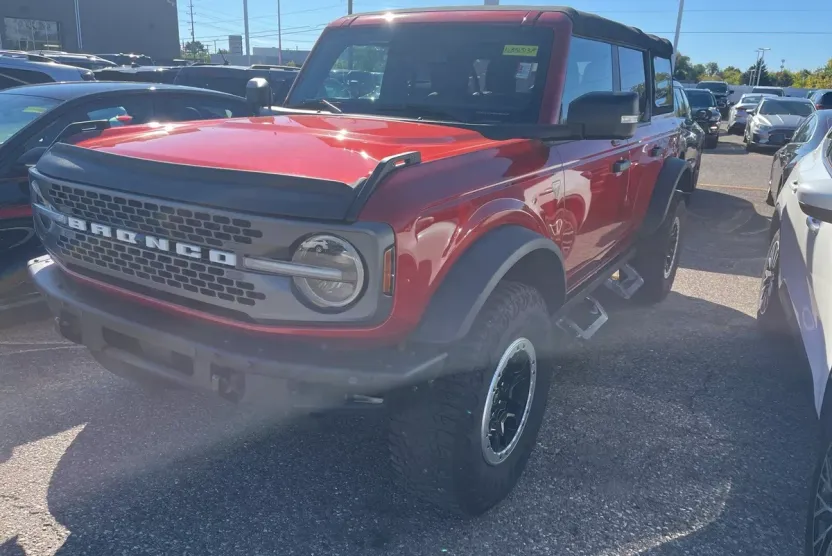 2022 Ford Bronco Badlands photo 1