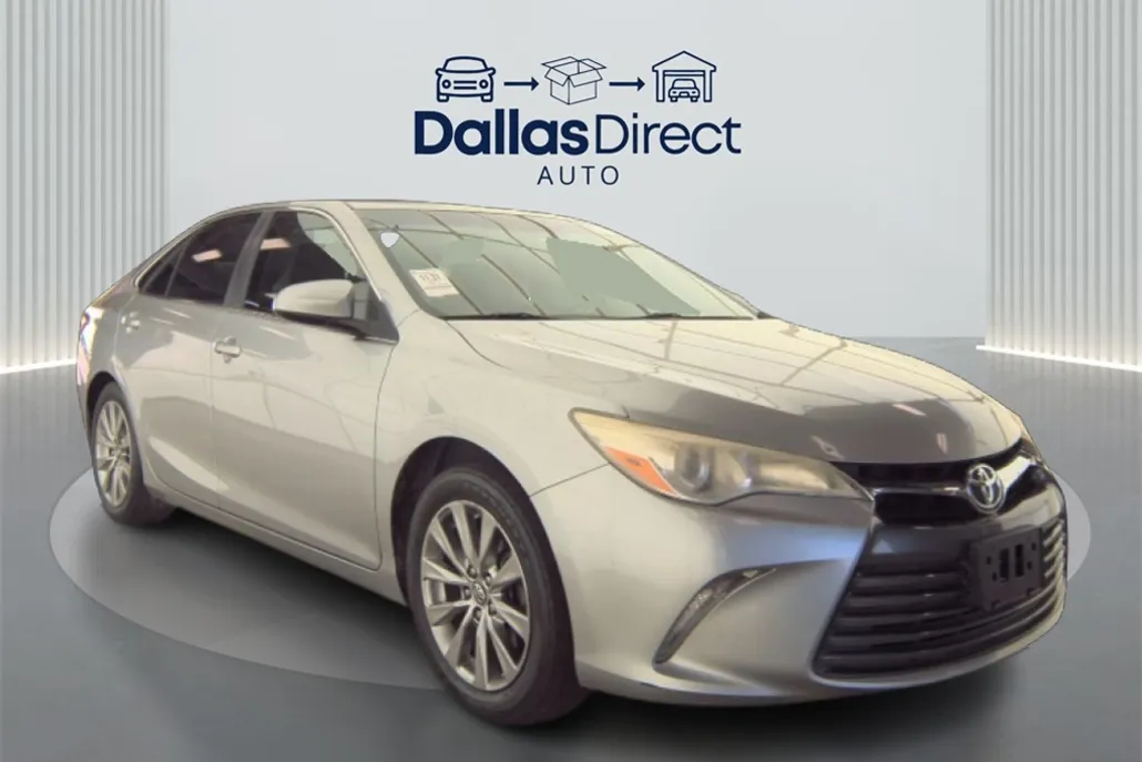 2017 Toyota Camry XLE photo 1